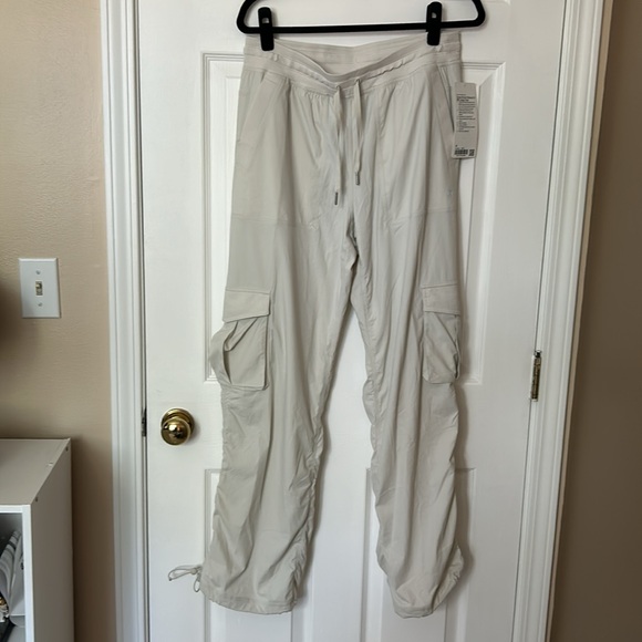 NWT Lululemon Dance Studio Relaxed Fit Cargo Pants - Bone - Picture 3 of 6